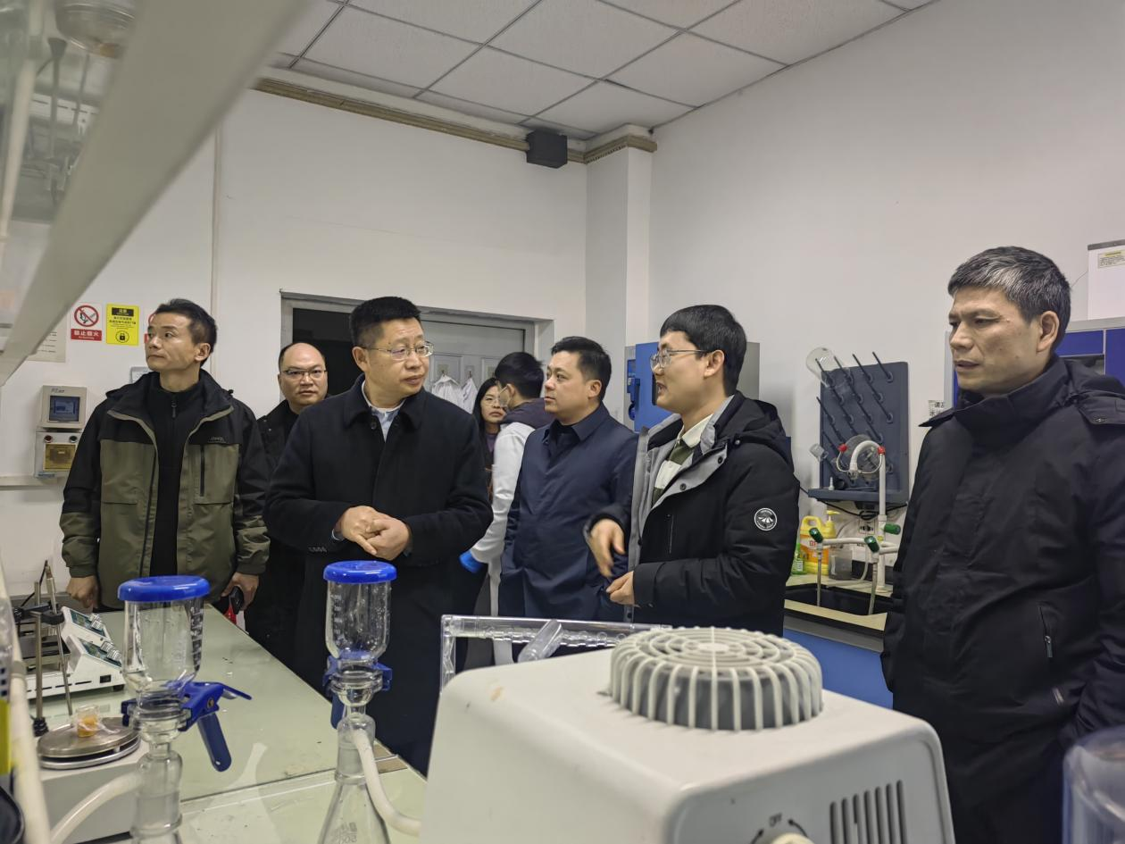公司党委书记刘登才来公司调研